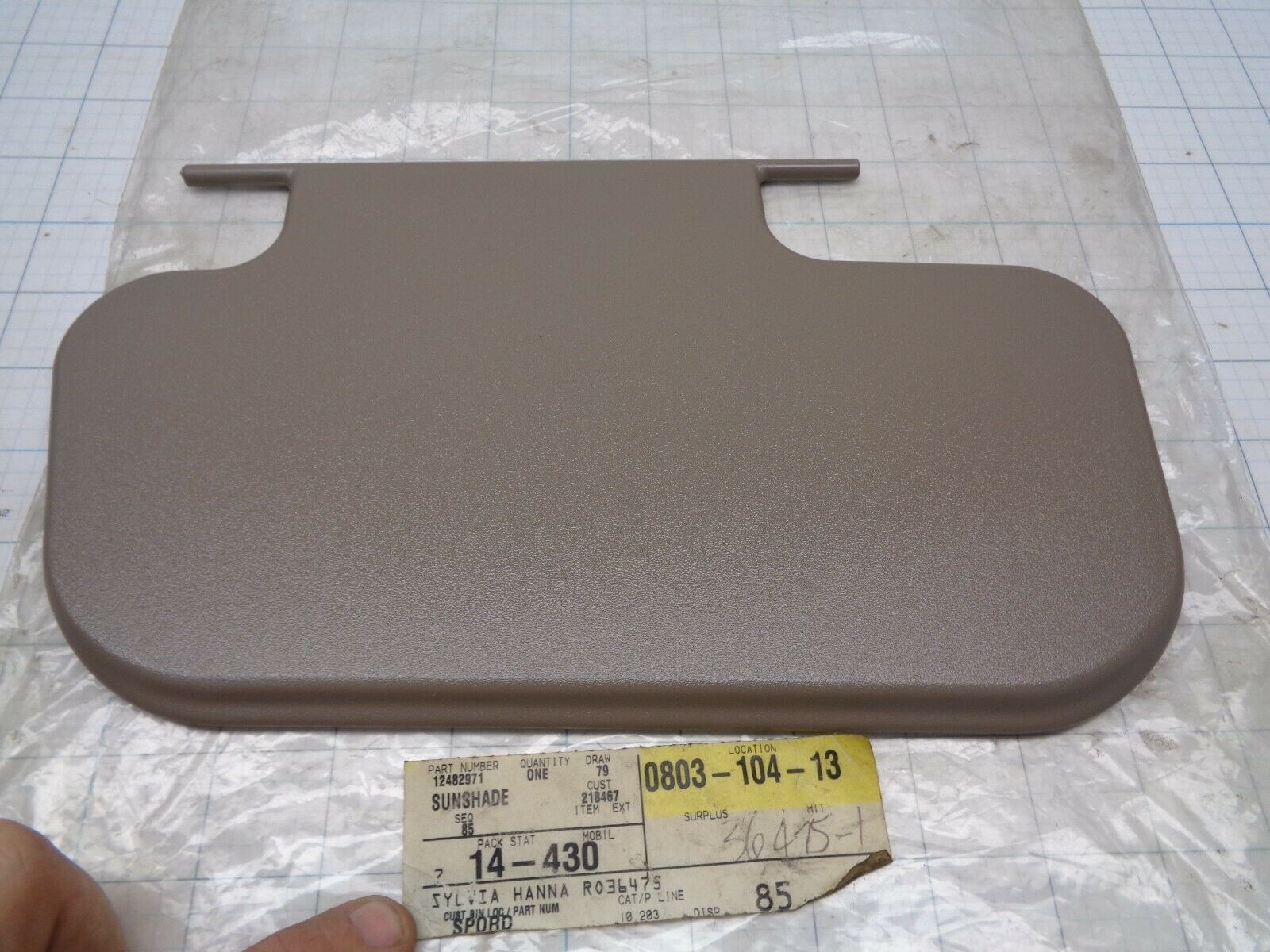 GM 12482971 Sun Shade Sunshade Visor    OEM NOS - $27.07