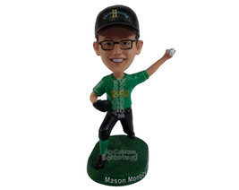 Custom Bobblehead Yung baseball player having a great tim at the game - Sports &amp; - £71.14 GBP