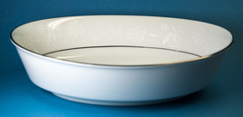 Noritake Ranier 9.5 Oval Vegetable Serving Bowl 6909 White Flowers Plati... - $35.19 CAD
