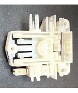 Samsung Dishwasher Door Lock Latch DD34-00002A - $60.50 CAD