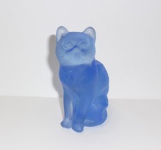 Mosser Glass Kimberlight Blue Satin Periwinkle Sitting Cat Kitten Figurine - £30.53 GBP