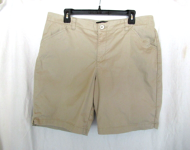 Lee shorts regular fit mid rise Size 16 beige flat front inseam 8-1/2&quot; - £11.52 GBP