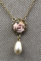 1928 Brand Pink Ceramic Rose w/ Teardrop Pearl Pendant w/ Gold Tone Chain - £17.92 GBP