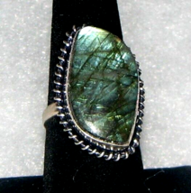 VTG ,  Large Silver Green Labradorite on 925 Sterling Silver Artisian Ring Sz 8 - £31.14 GBP