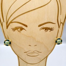 Chic Green Square Earrings in Gold Tone Vintage Chic Clip Ons, Glitter and Swirl - £20.10 GBP