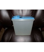 Vintage Tupperware Cereal &amp; Dry Food Keeper #469-9, #470-16 Sheer/Blue EUC - $539.84 MXN