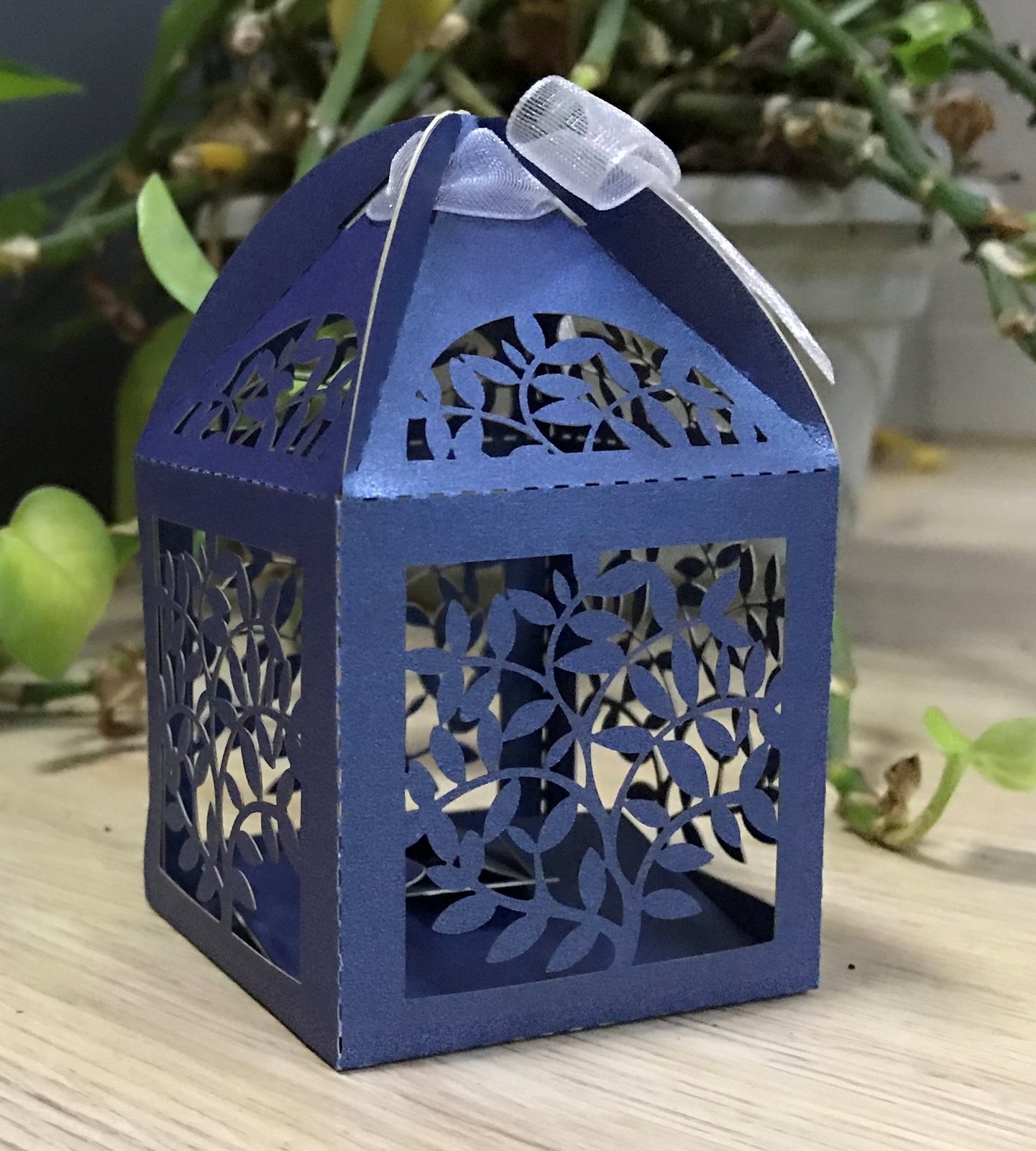 100pcs Pearl Navy Blue leaf Laser Cut Wedding Favor Boxes with ribbon,customized - $34.00