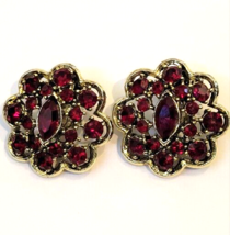 Vintage Ruby Red Rhinestone Scallop Edge Yellow Gold Tone Clip on  Earrings - $24.14