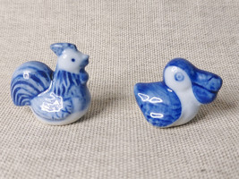 Miniature Blue &amp; White Porcelain Chicken &amp; Pelican Figures - £16.13 GBP