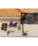 Lego DC Universe Catwoman Catcycle City Chase *Pre-Owned/INCOMPLETE/NO F... - $16.82 CAD