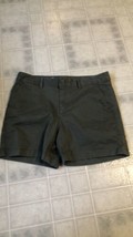 Eddie Bauer Legend Wash Slightly Curvy Straight Size 8 Green Chino Shorts - £21.18 GBP