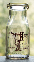 Parmalee Bros Half Pint Milk Bottle Clear Glass Red Lettering Woodbury Conn - $5.00