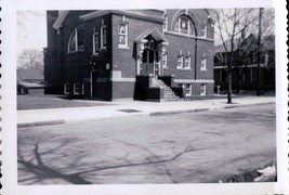  Vintage Church in Grand Rapids Michigan Photo Snapshot 1953 - £1.48 GBP