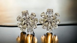 Vintage 1950s Weiss Signed Crystal Clear Austrian Rhinestone Clip on Earring Set - £31.64 GBP