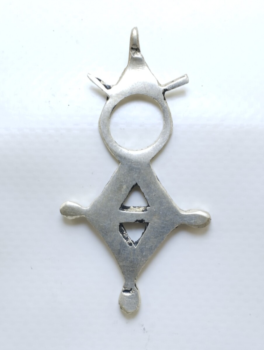 Tuareg Cross Pendant – Handmade Silver Tribal Berber Amulet from Morocco Item image 3