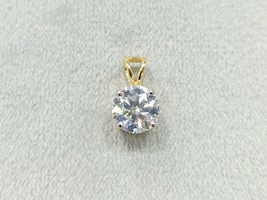 2.10 CT Round Shape Pendant Without Chain with 1.452gms Yellow Gold, D Color - £917.07 GBP+