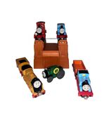 Thomas The Tank Engine Die Cast Lot Of 6 Train &amp; Loading Dock Toys - €31,57 EUR