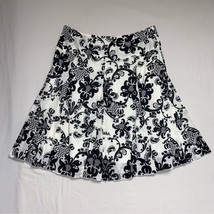 White Black Floral Pleated Skirt Women’s 8P Christmas Flowy Business Wor... - $17.82