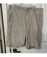 St. John&#39;s Bay Men&#39;s Beige Cargo Shorts Size 36 - $13.98