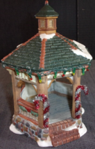 1996 DICKENS COLLECTIBLES TOWN SERIES CHRISTMAS HOLIDAY PORCELAIN GAZEBO... - $35.66 CAD