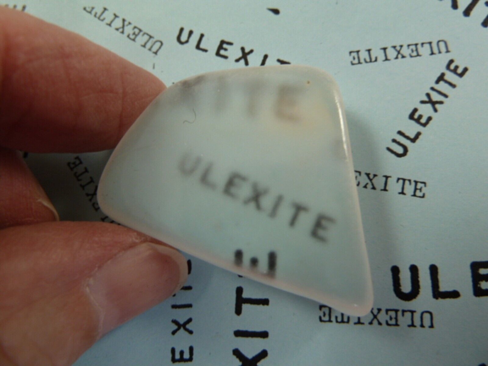 (r34-128) 1-3/8&quot; Ulexite gemstone Mineral TV rock Boron California mine ... - $10.39