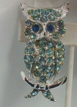 Vintage silver-tone Blue Rhinestone OWL Brooch - $13.85