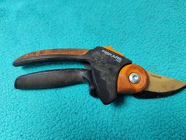 Fiskars PowerGear2 Titanium Blade Coating Pruner P552 Rolling Handle 3/4” - £9.33 GBP