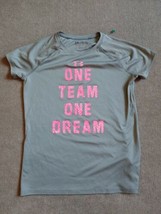 Under Armour Loose Fit Heat Gear Shirt One Team One Dream Youth Girl L Gray Pink - £13.85 GBP