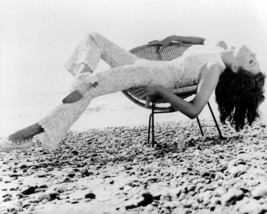 The Avengers Diana Rigg 11x14 Photo sexy lying across chair on beach - £11.79 GBP