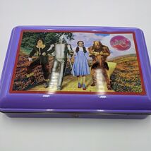 Vintage 1999 Purple  Wizard Of Oz Tin 14&quot;x9&quot; Barbie Lunchbox Container - $190.59 MXN