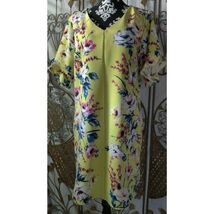 Women Size 14 Isaac Mizrahi Womens Yellow Floral Short - $363.21 MXN