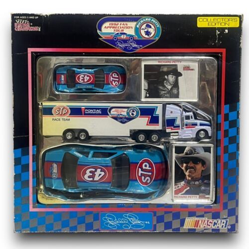 Primary image for 1992 Racing Champions STP Richard Petty Fan Appreciation Tour Die Cast Set New