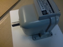 (NEW) G.E. CR2962F1B2 CONTROL PLUGGING SWITCH / 115VAC - $10,949.89 MXN