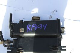 2005-20007 CADILLAC STS GAS FUEL VAPOR CHARCOAL CANISTER BOX  R1899 image 2