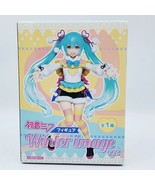 Hatsune Miku Winter Wonderland Figure - $723.50 MXN