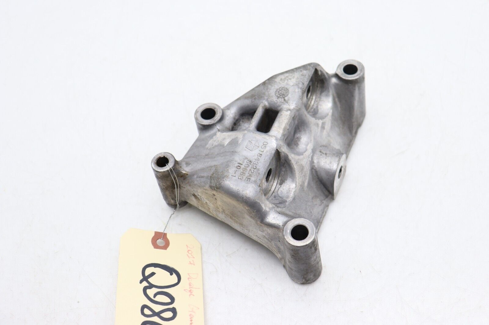11-20 DODGE GRAND CARAVAN RIGHT ENGINE MOUNT BRACKET Q9805 - $42.96