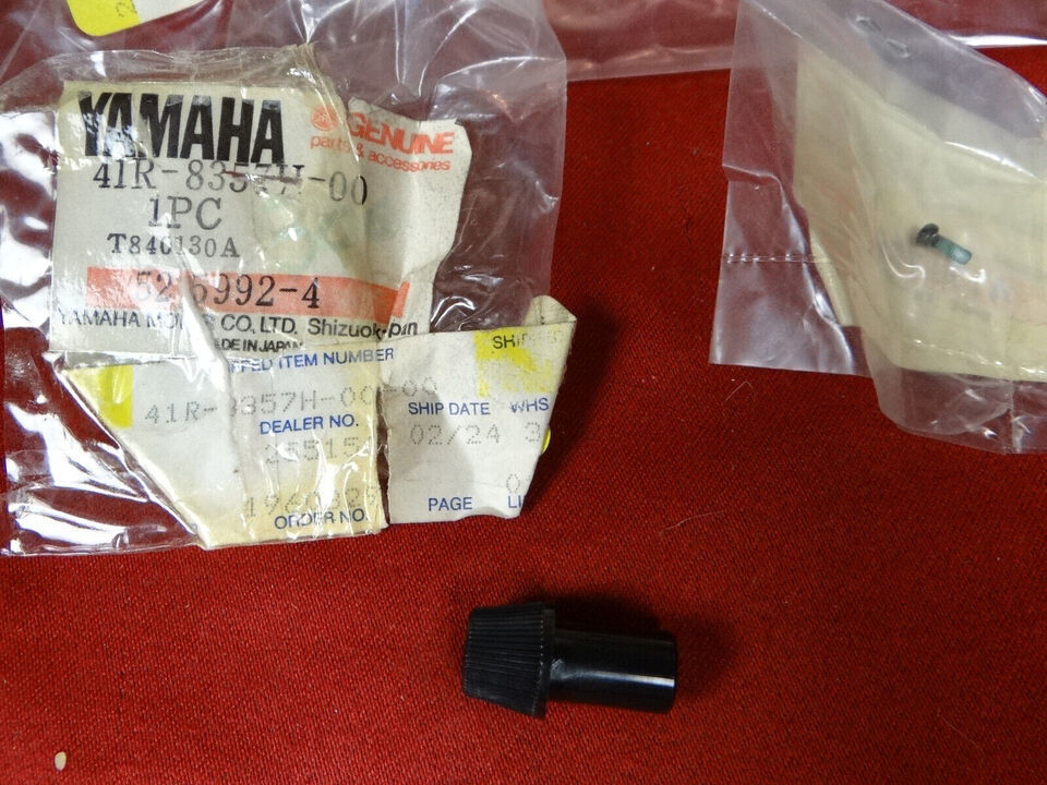 Yamaha Knob, Meter w/ Screw, NOS 1983-93 XVZ12 XVZ13, 41R-8357H, 90157-0... - $14.95