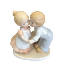 Homco Circle Of Friends Figurines First Kiss Ecclesiastes 3 8 1991 Vintage Paste - $14.45