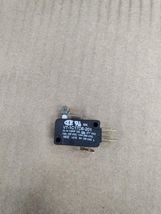V7-1C17D8-201 Micro switch 1 NO 1 NC 1 COM Terminal - $4.25