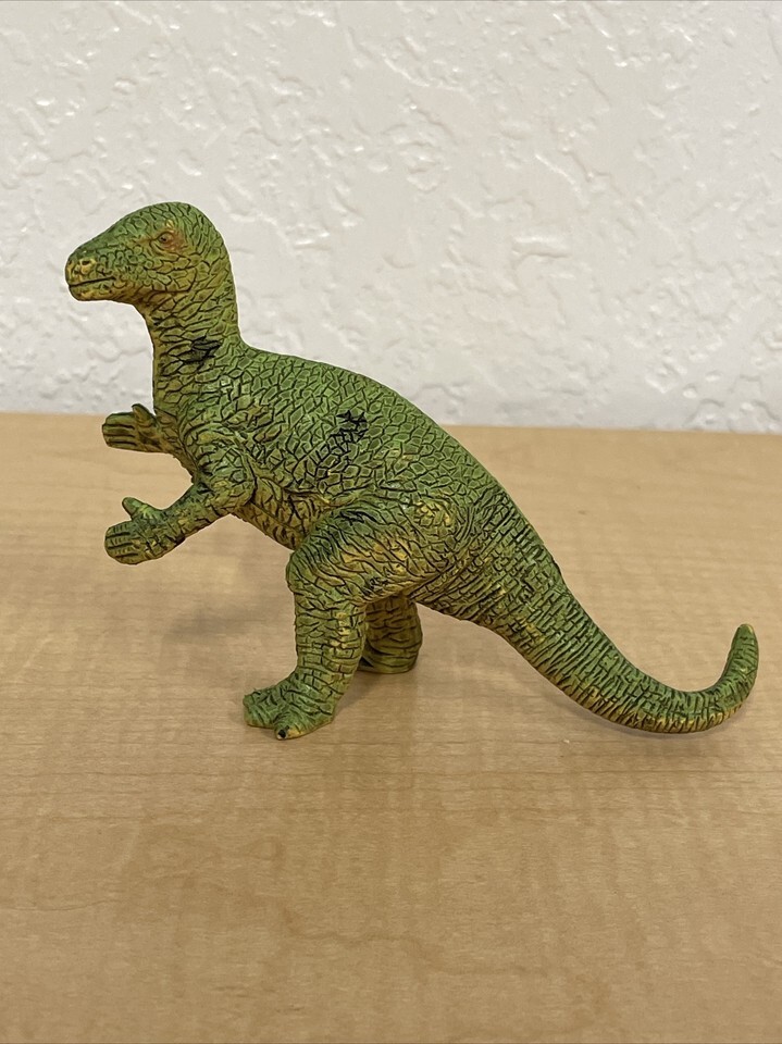 Vintage 1992 Iguanodon PVC Plastic Dinosaur Action Figure KG JD - $9.89