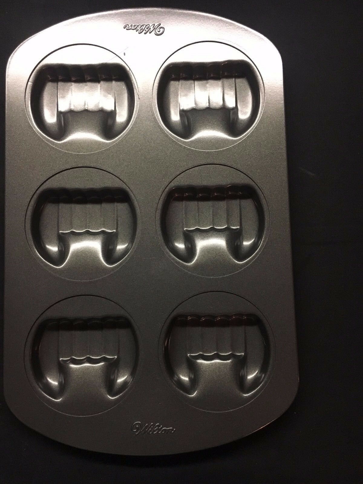 &quot;WILTON&quot; VAMPIRE TEETH Muffin/Baking Pan 12&quot; X 7.75&quot; Makes 6 Sets Of Tee... - $12.16