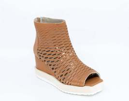 Sara Wedge - £90.74 GBP