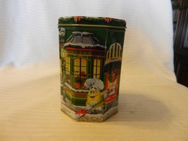 1998 Winter Street Scene M &amp; M&#39;s Decorative Octagon Metal Tin 6&quot; Tall - £22.69 GBP