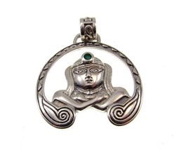 Solid 925 Sterling Silver Celtic Goddess ANU Pendant with Green Agate - £41.51 GBP