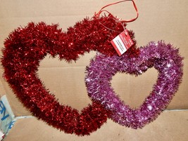 Valentine&#39;s Day Hearts Tinsel Wall Decor 17&quot; x 12&quot; 193A - £7.22 GBP