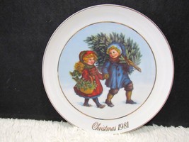 1981 Avon First Edition &quot;Sharing the Christmas Spirit&quot; Christmas Memories Plate - £11.95 GBP
