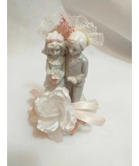 PORCELAIN Wedding Couple MUSICAL FIGURINE Bride Groom Musical Cake Top W... - $47.52 CAD