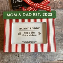 Christmas Frame Ornaments Mom Dad est. 2023 - $344.09 MXN