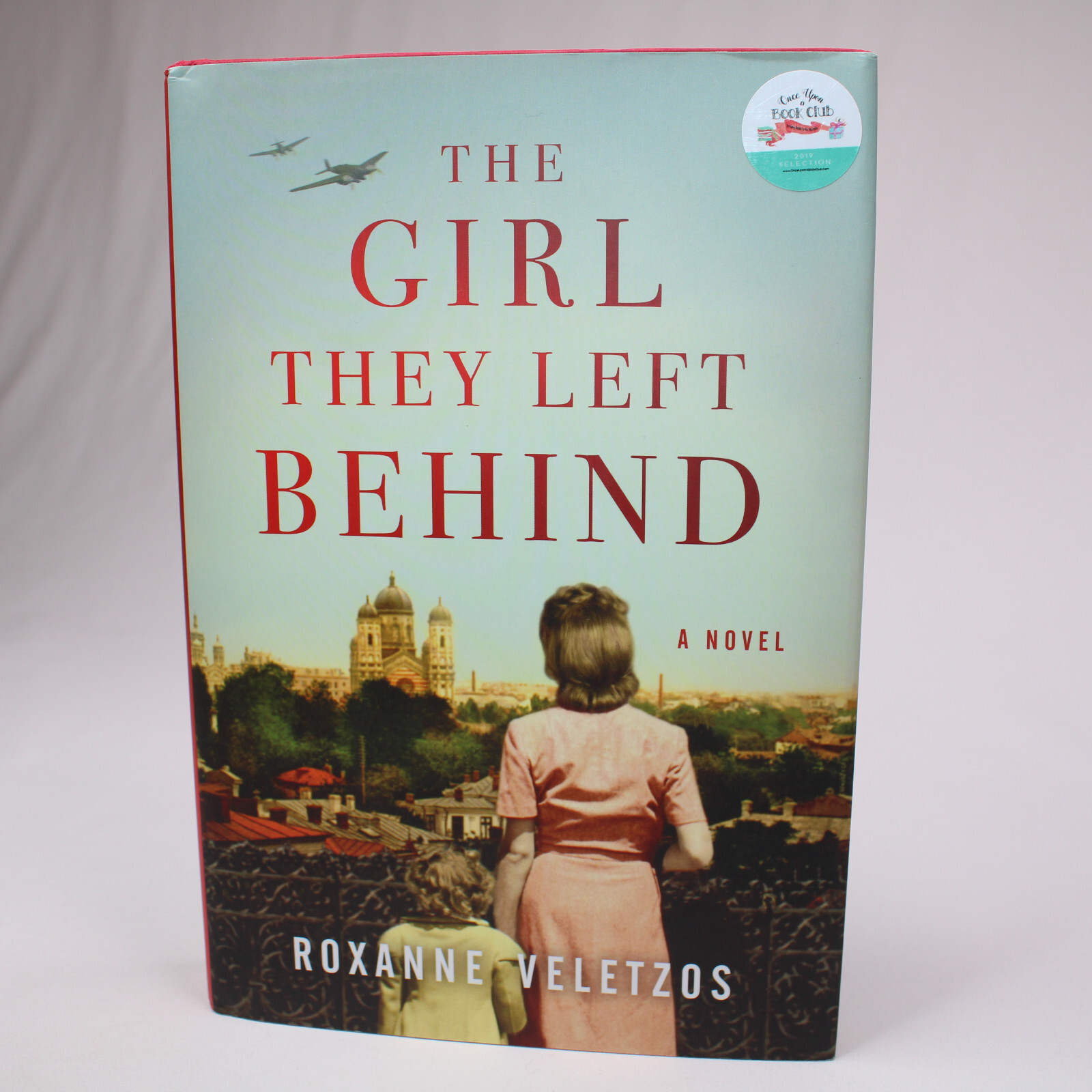 SIGNED The Girl They Left Behind A Novel By Roxanne Veletzos 2018 Hardco... - $16.53