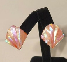 Vintage Pink MOP Inlaid Shell Shaped Pierced Earrings 1980s Summer Fun Beach  - £14.12 GBP